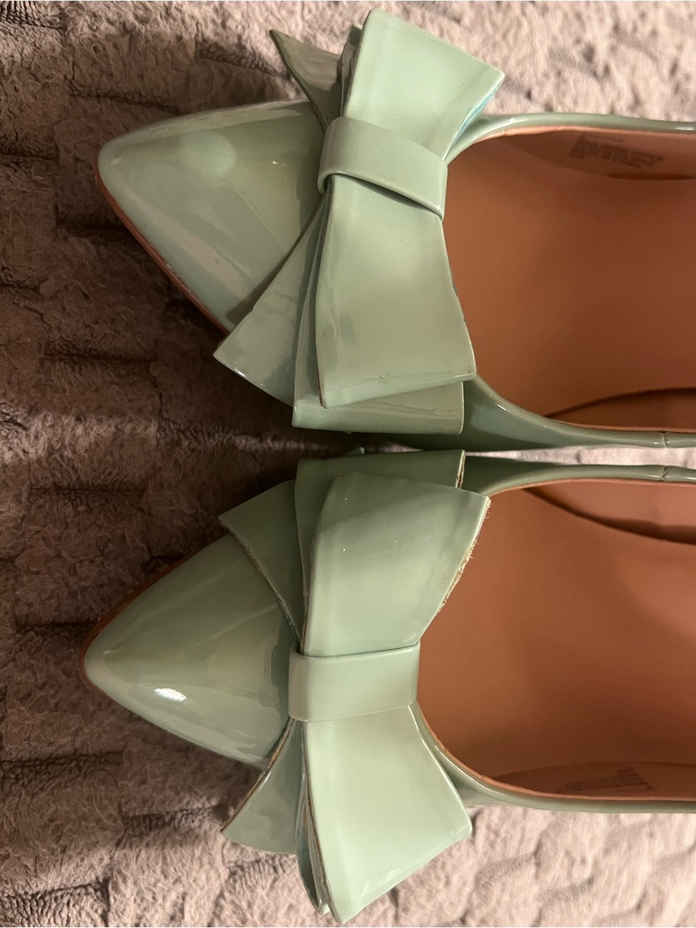 Betsey Johnson Women’s Mint Green Bow Pointed Toe High Heel Pumps, US 6 (no box) - Picture 4 of 9